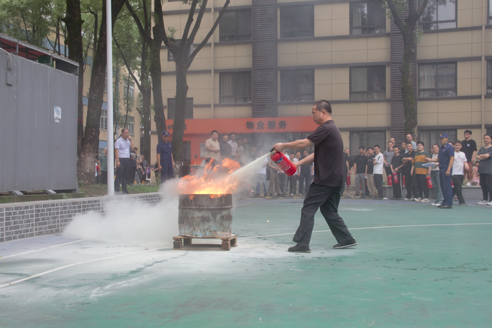 以賽促練 筑牢園區(qū)安全防線 | 萌恒科創(chuàng)園開展首屆消防技能競賽