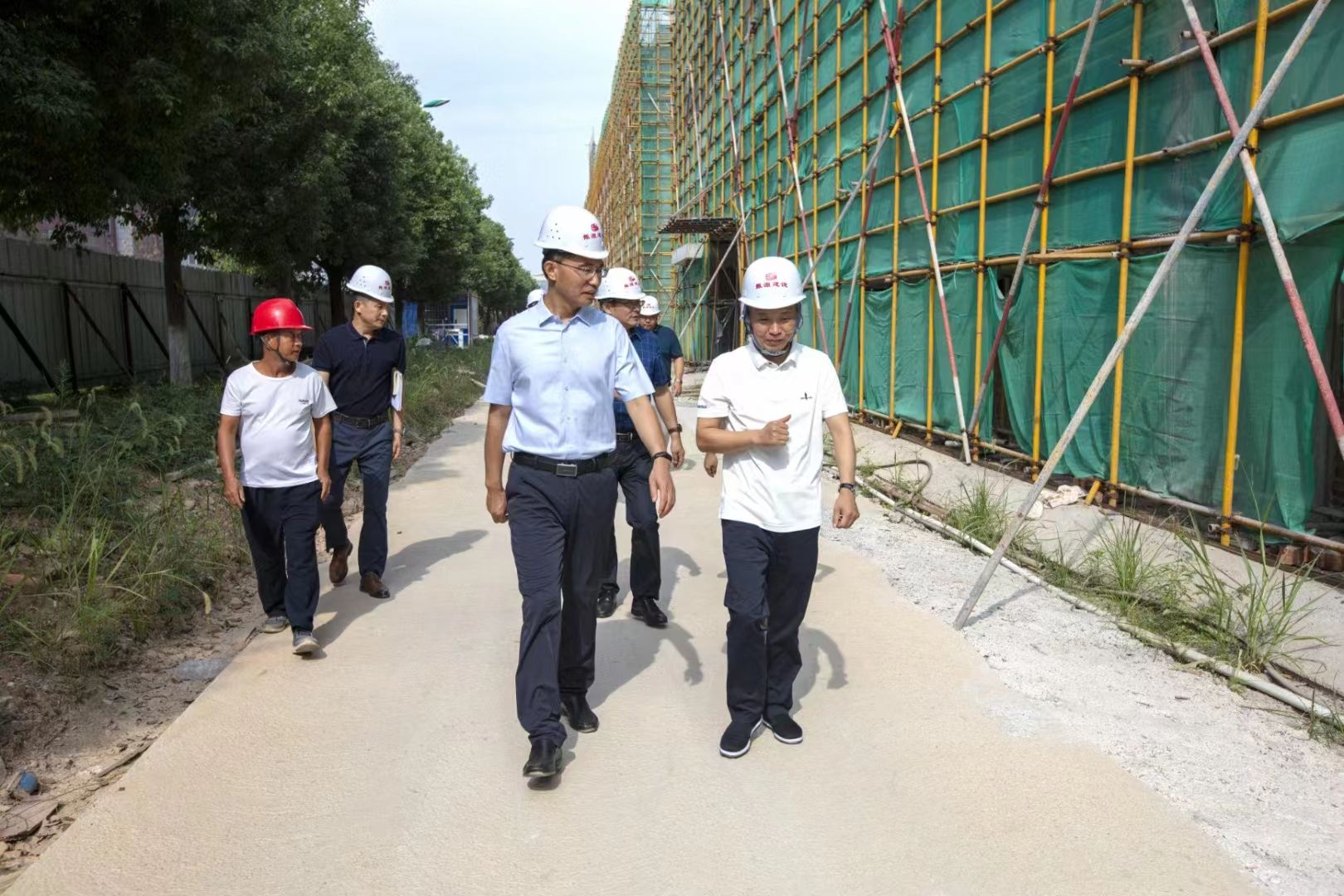 澧縣縣委書記王啟武等一行督導湖南萌恒項目建設