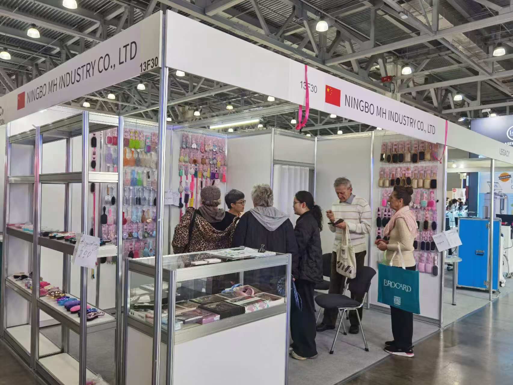 萌恒參加俄羅斯國際美容美發(fā)展覽會